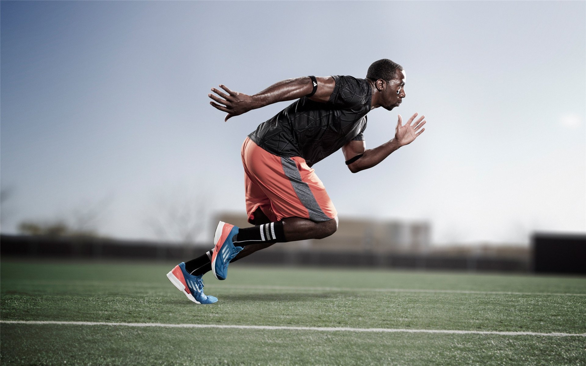 爱游戏电竞-破纪录时刻：球场上不断打破历史的瞬间，打破纪录的意思